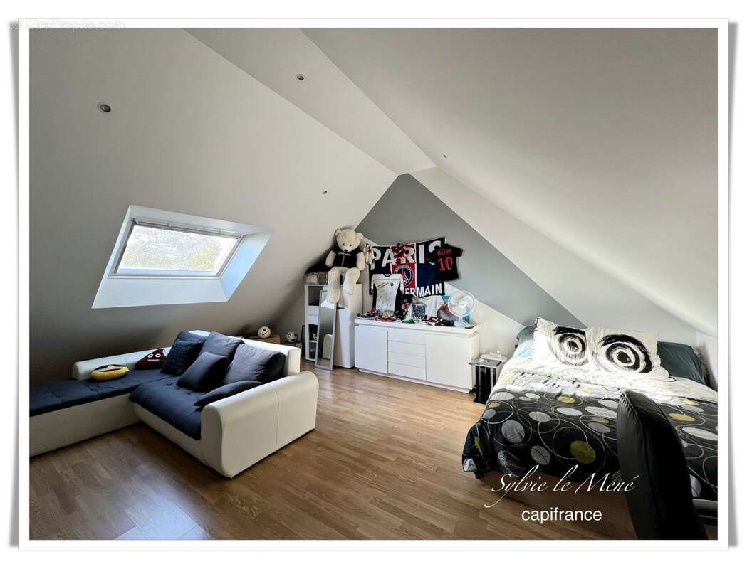 À vendre au Sourn, à proximité immédiate de Pontivy : découvrez cette spacieuse maison familiale de plus de 200 m² habitables - photo 23