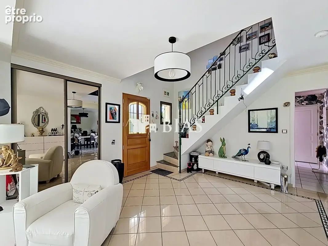 Maison 6 pièces 156 m² à vendre à Le Neubourg (27110) - photo 2