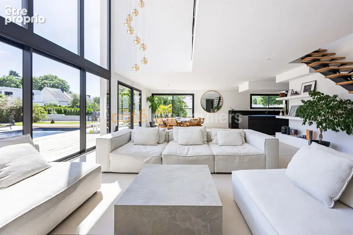 Maison contemporaine 2023 -- 191 m² -- Piscine chauffée -- Sautron - photo 1