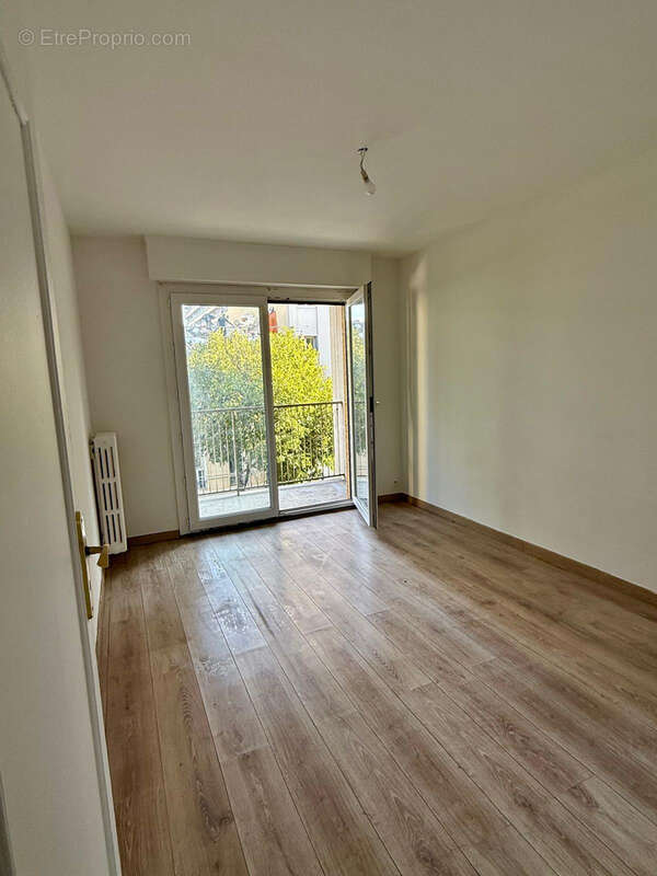 Appartement à MARSEILLE-3E