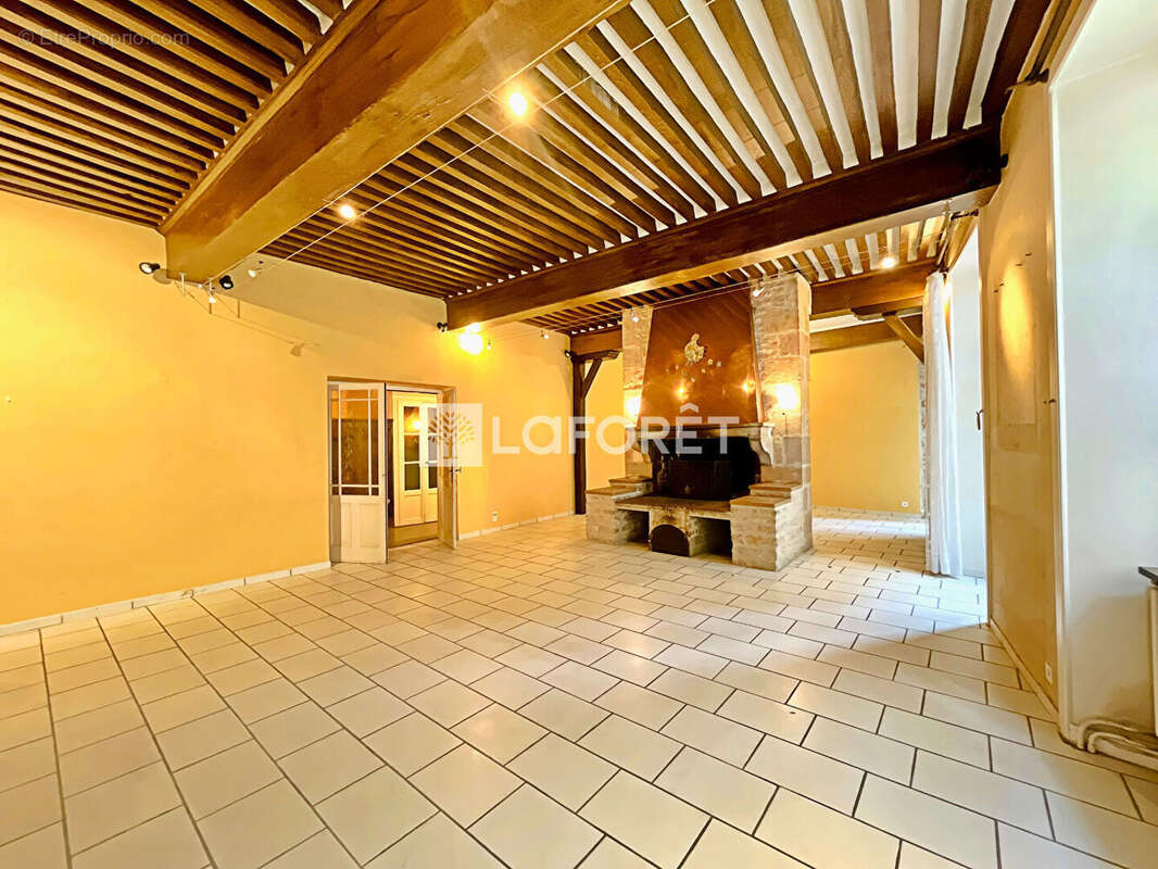 Maison à SAINT-AMOUR