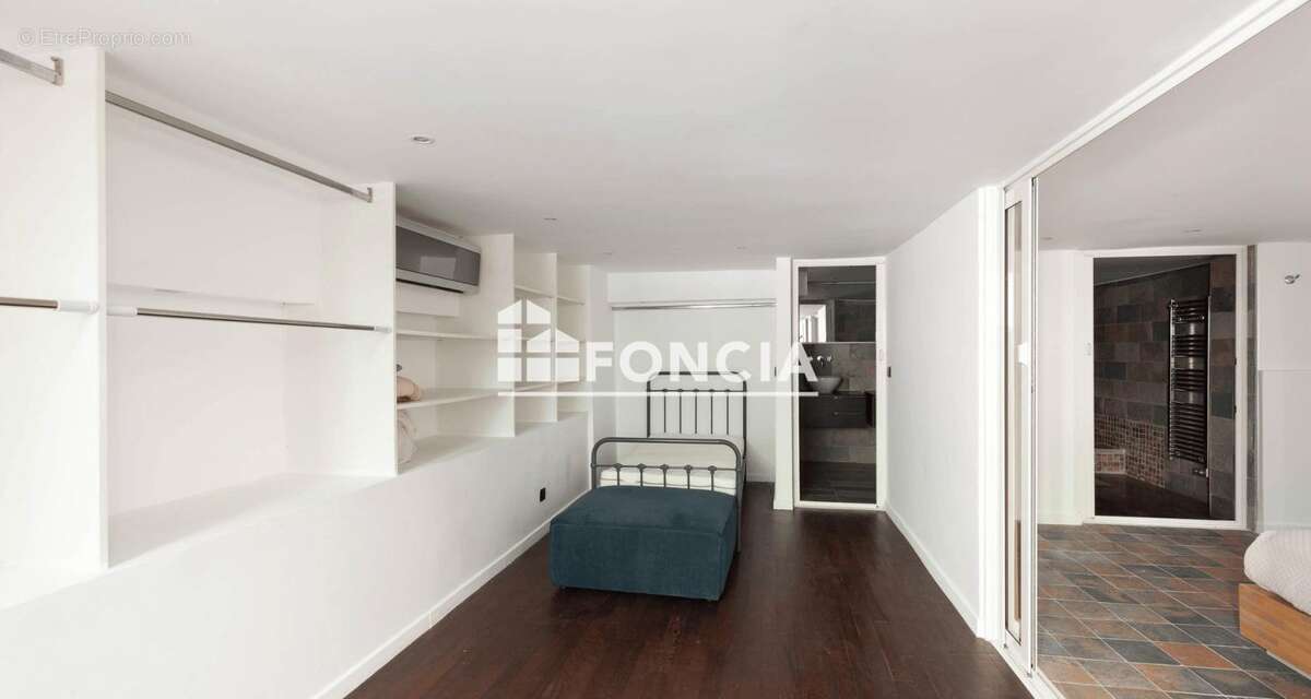 Appartement à MARSEILLE-6E