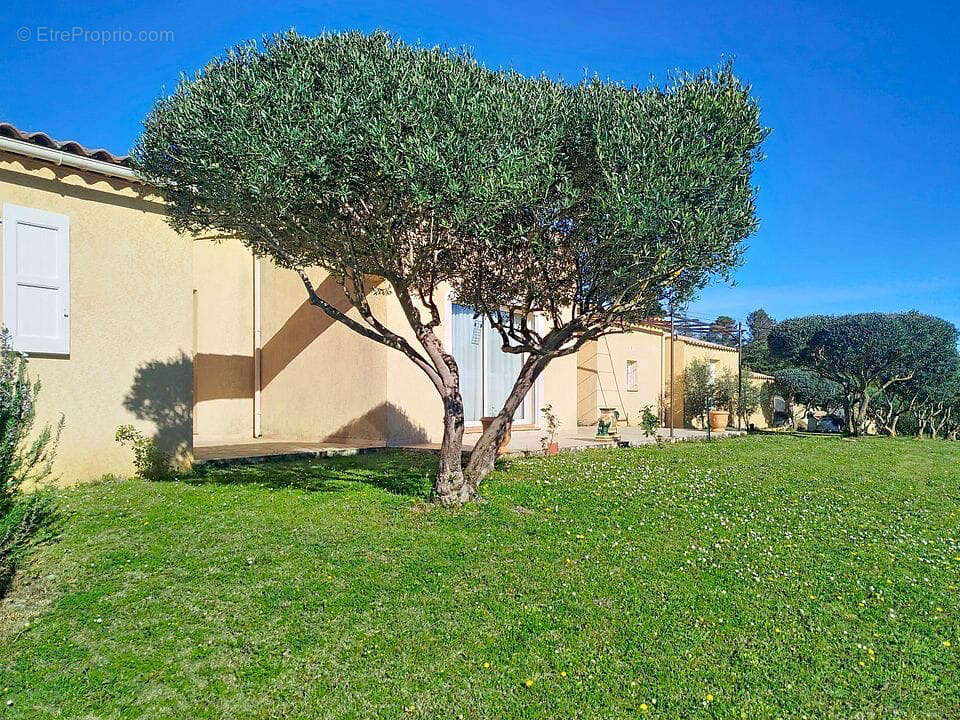 Maison à MONTMEYAN