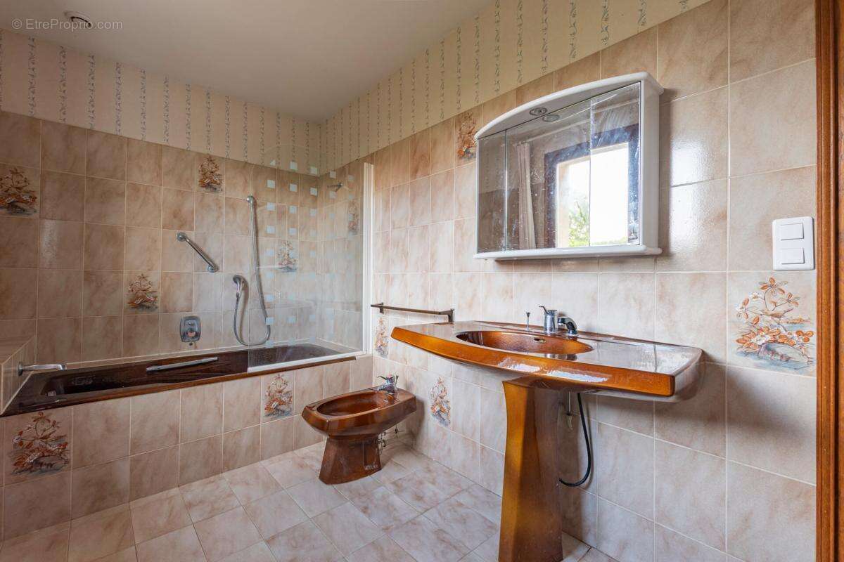 Maison à FRESNAY-SUR-SARTHE