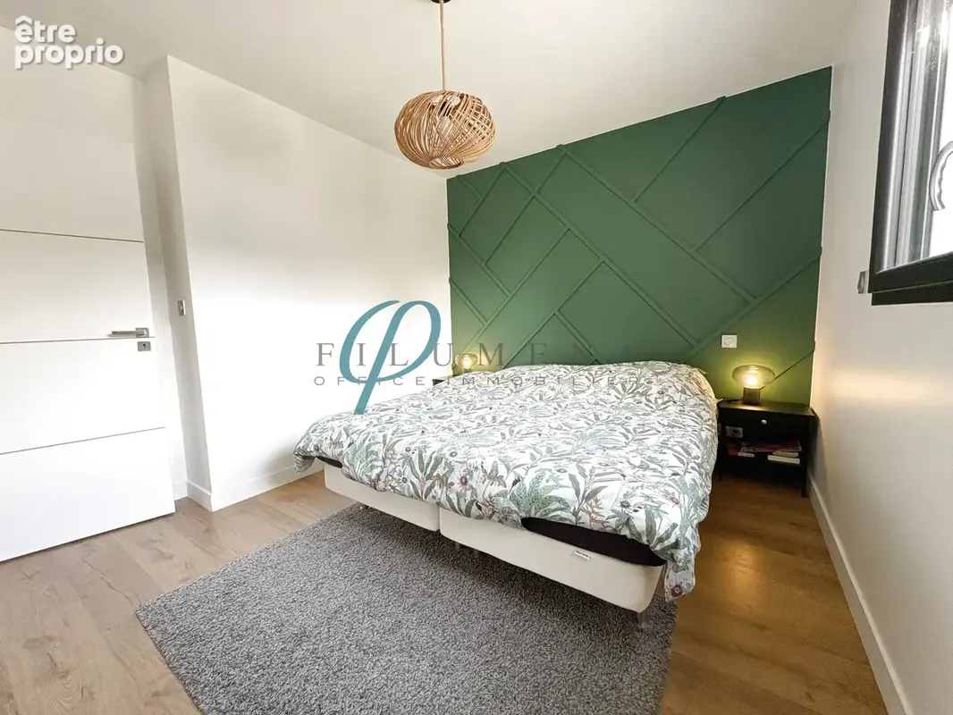 À vendre, Maison contemporaine lumineuse et chaleureuse, située au calme. - photo 9