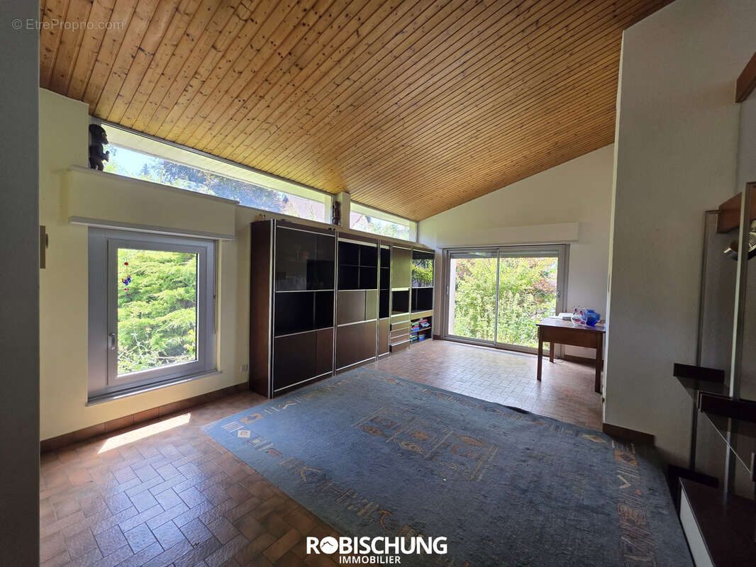 ALTKIRCH : Maison d'Architecte de 152 m2 dans un Quartier Résidentiel - photo 4