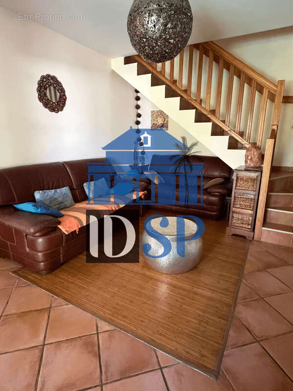 Maison avec piscine à la Plaine St Paul - photo 3