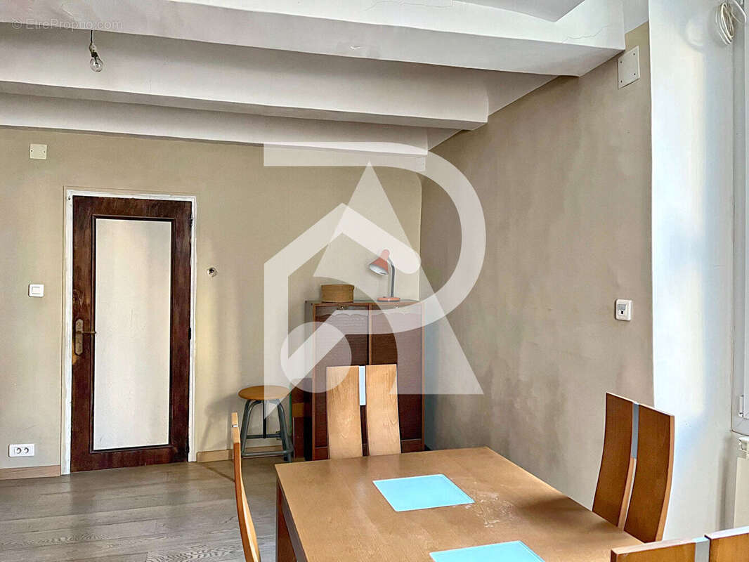 Maison à VINON-SUR-VERDON