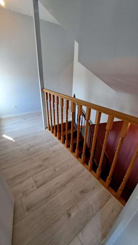 ESCALIER ETAGE - Maison à LOUDUN