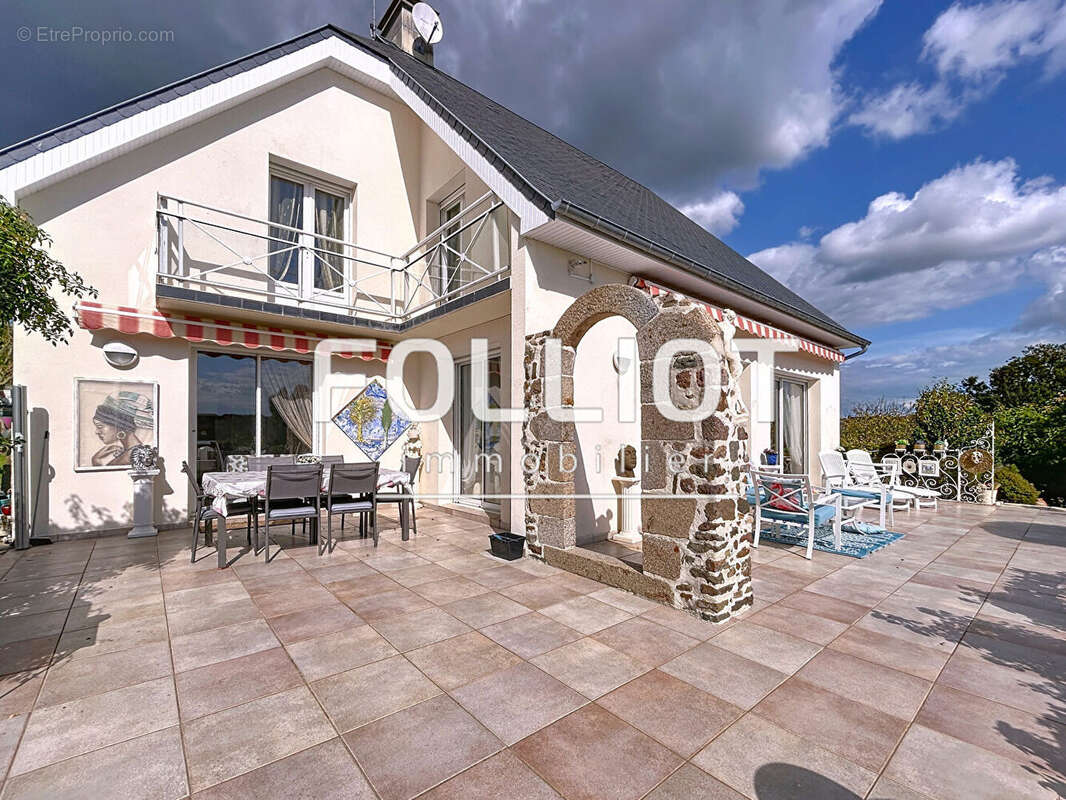 Maison à LONGUEVILLE