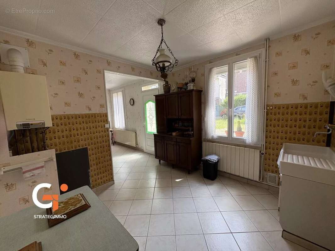 Maison à SAINT-ETIENNE-DU-ROUVRAY