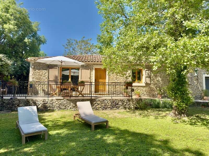 Maison à GORDES