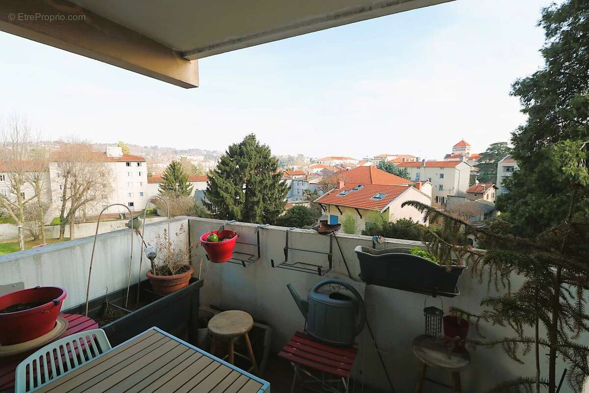 Appartement à OULLINS