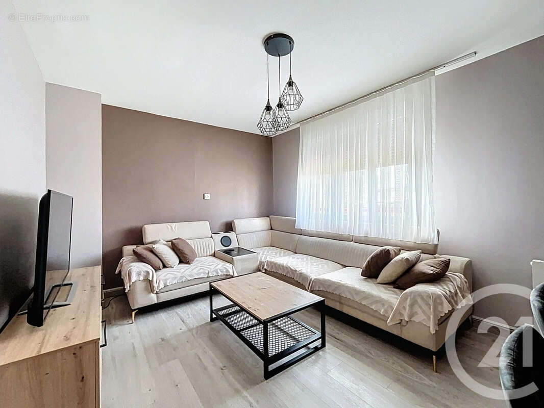 Appartement à PONT-EVEQUE