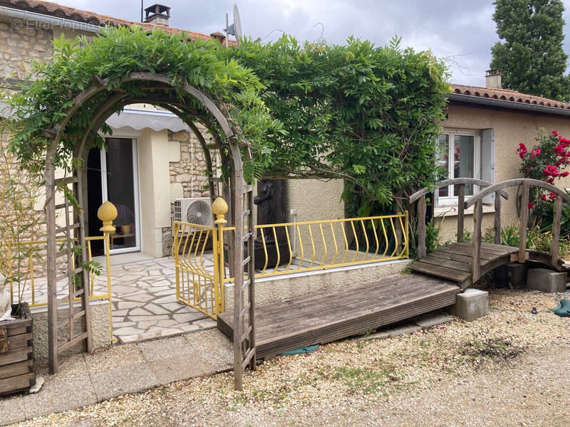 Maison à SAINTE-RADEGONDE
