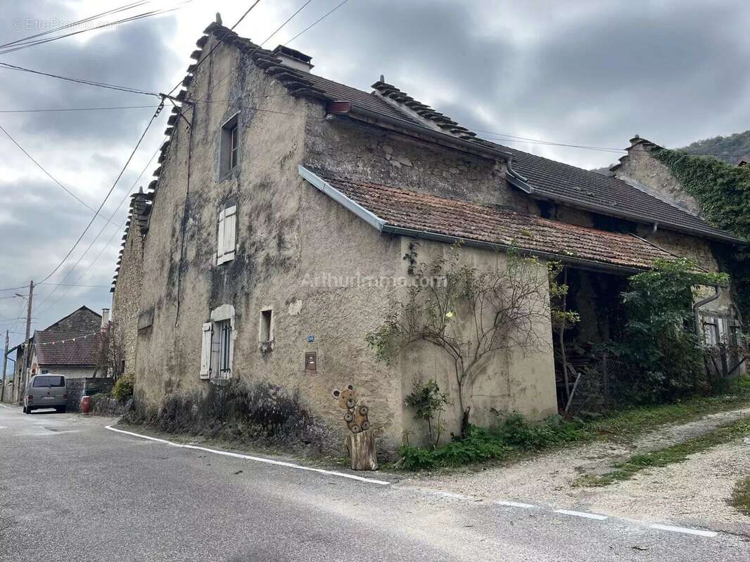 Maison à AMBLEON