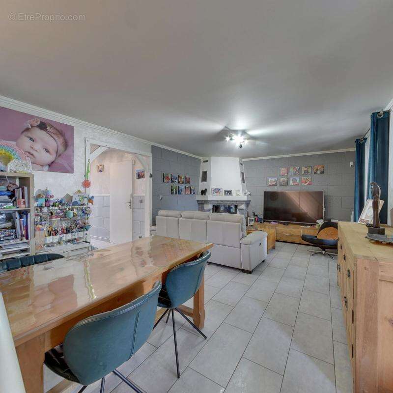 Maison à TREMBLAY-EN-FRANCE