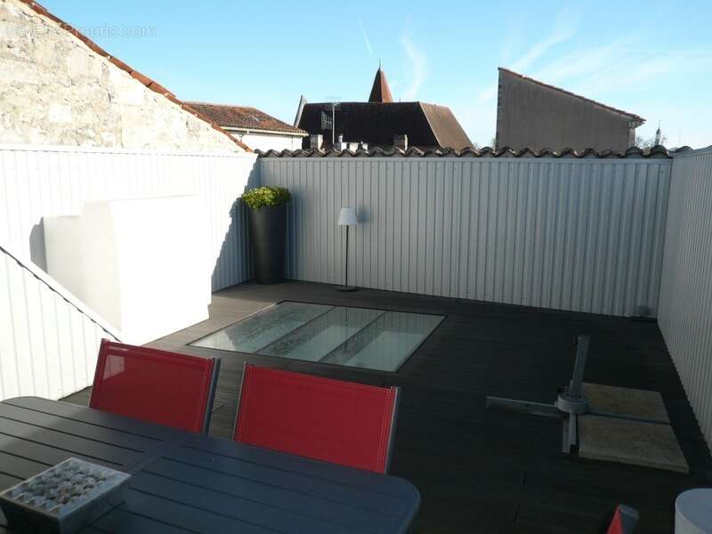 COGNAC A Vendre Superbe Maison de Ville Atypique  - photo 15
