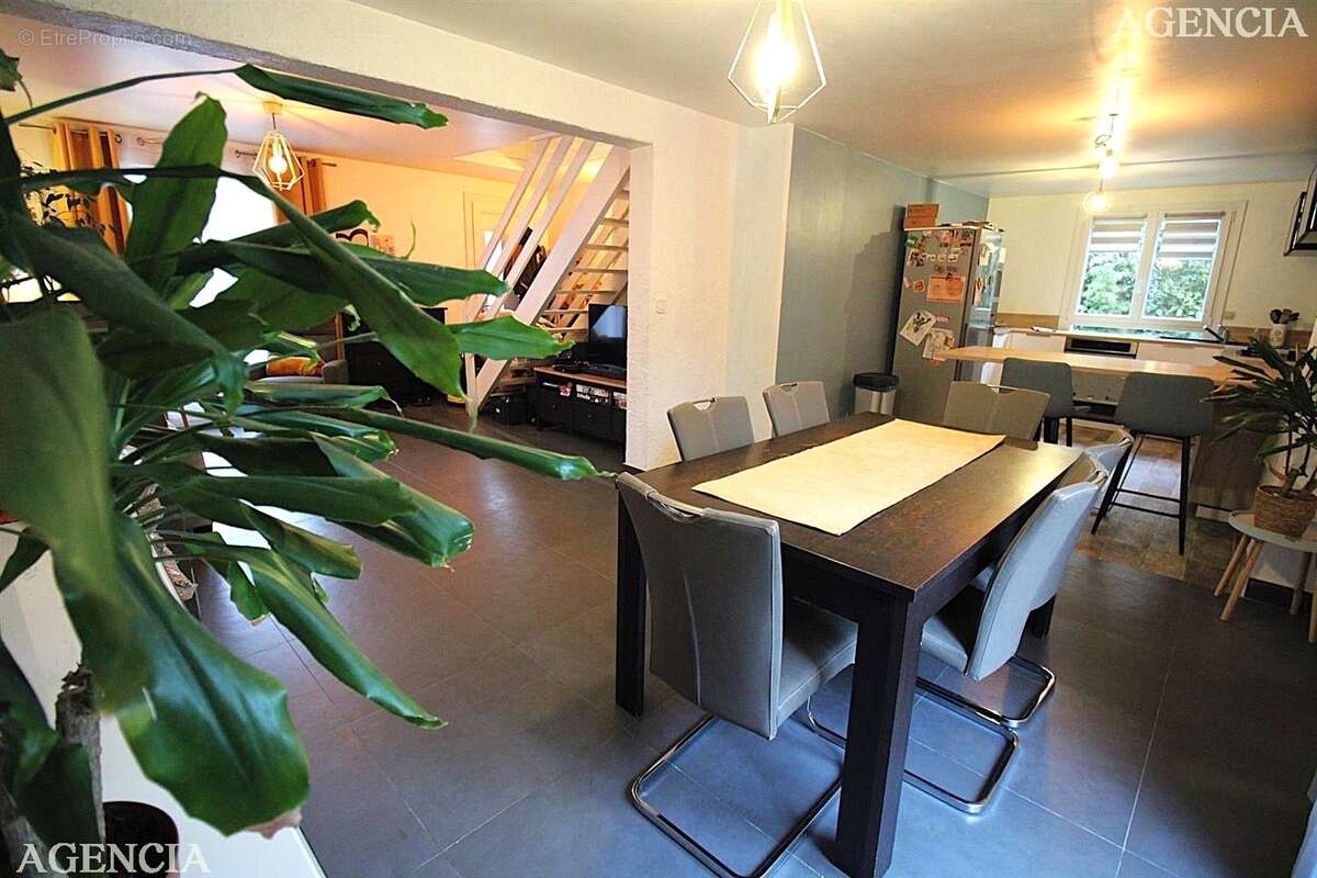 Maison à PONTAULT-COMBAULT