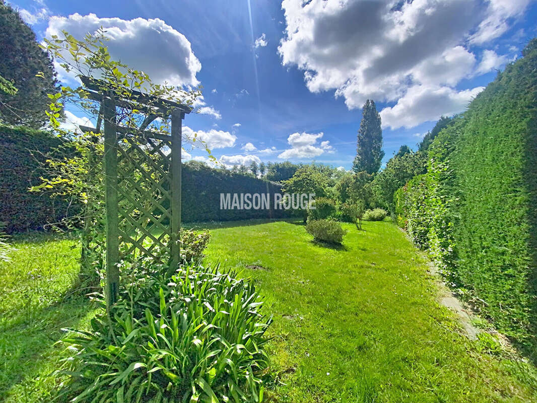 PLOUEZEC  Maison en pierre 103 m² Jardin 2360 m² - photo 16
