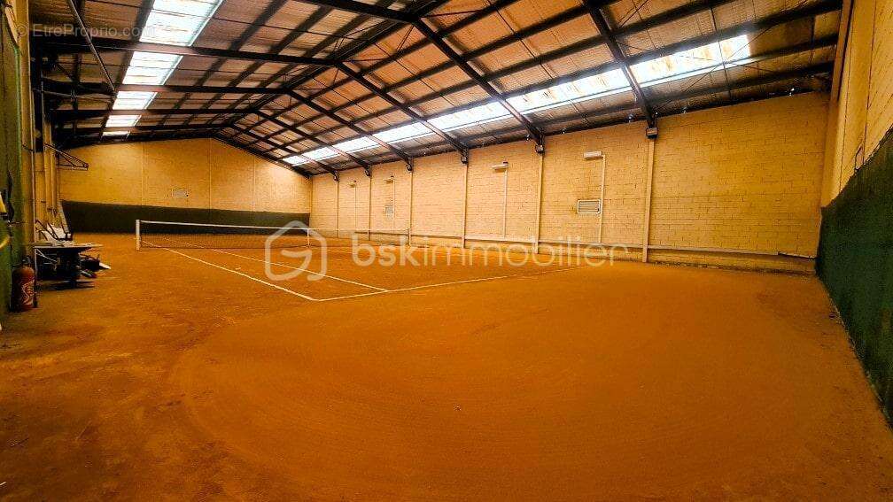 Hangard- Tennis- Club house- Cabanon- Terrain- Port la nouvelle - photo 9