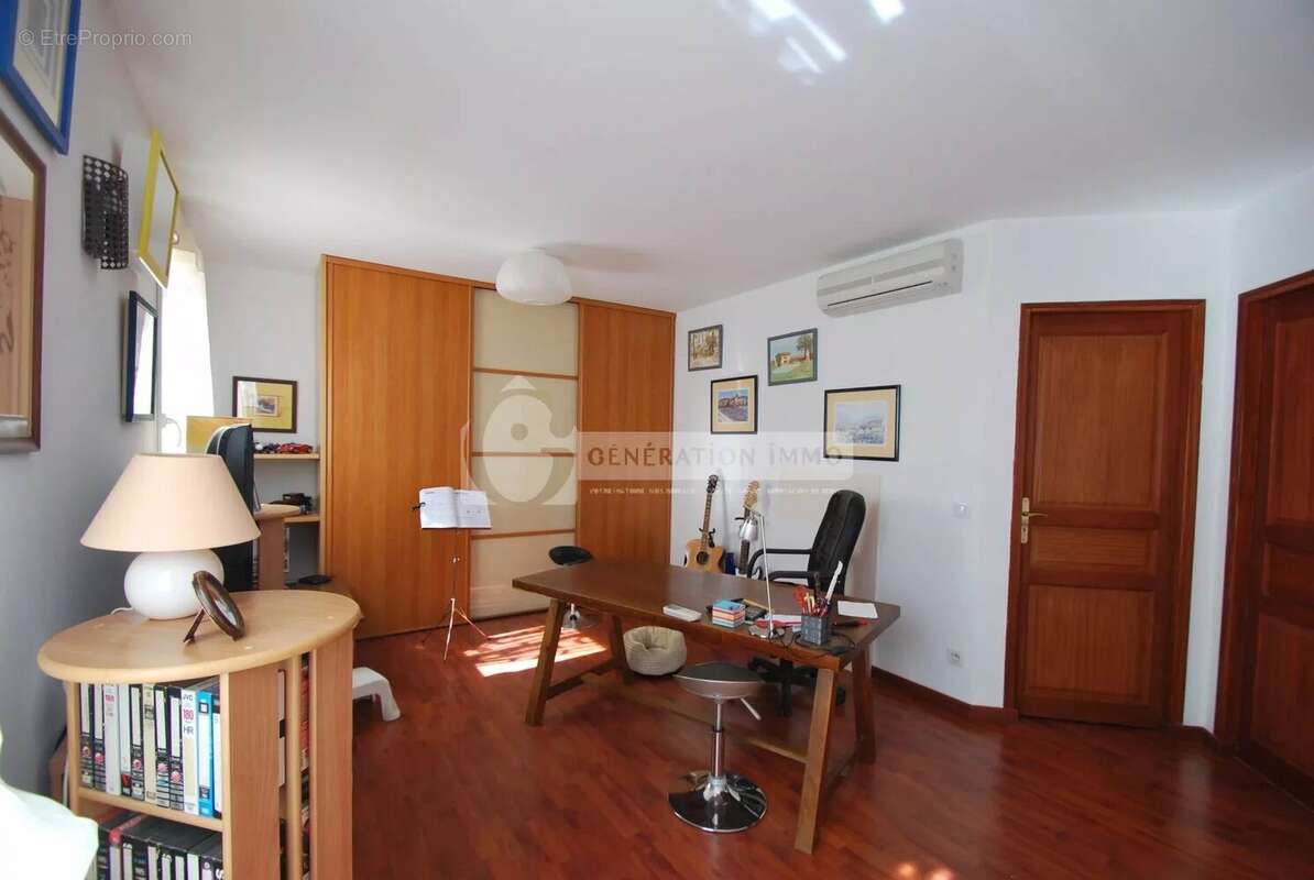 Maison à FONTVIEILLE