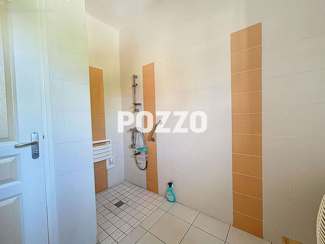 A VENDRE - YQUELON (50400) - Maison de 7 pièces - calme, proche des commodités. - photo 9