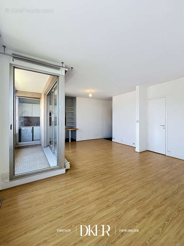 Studio lumineux avec balcon - Hyper-centre Reims - photo 5