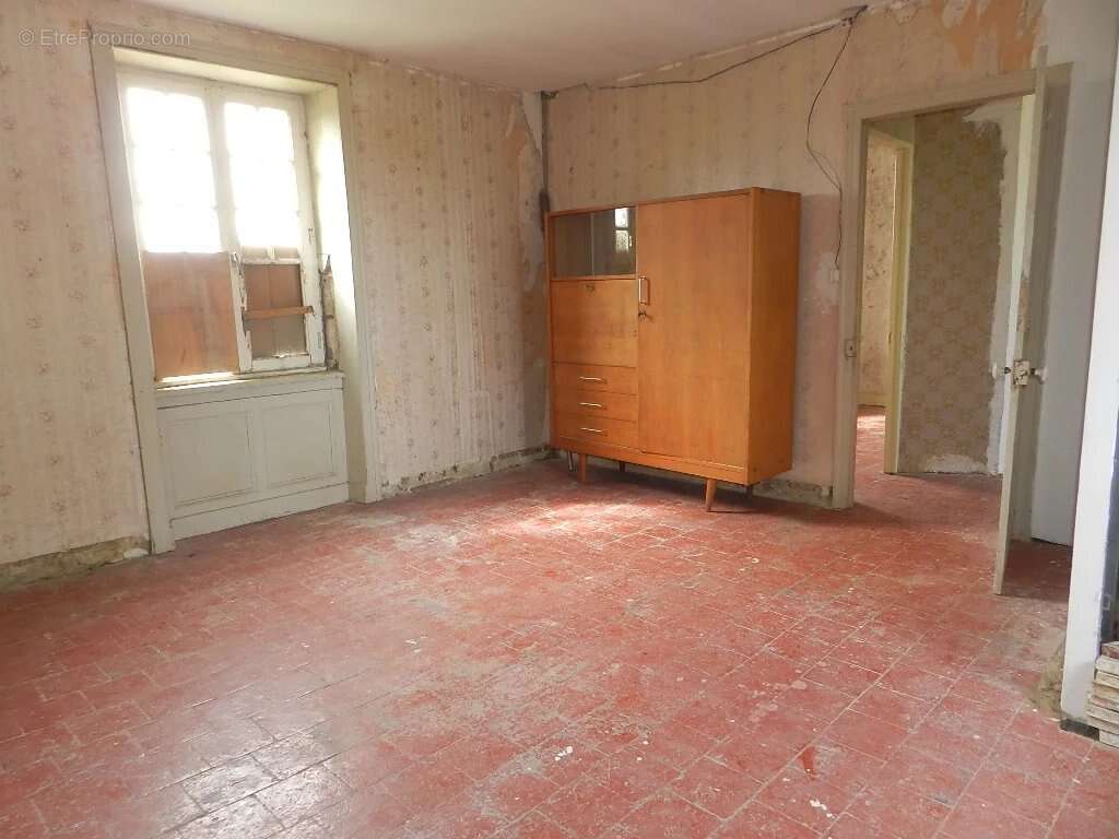 Maison à SAINT-PIERRE-SUR-DIVES