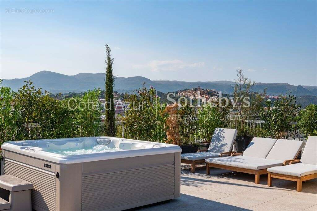 Appartement d'exception en dernier étage avec toit-terrasse et vue mer panoramique - photo 17