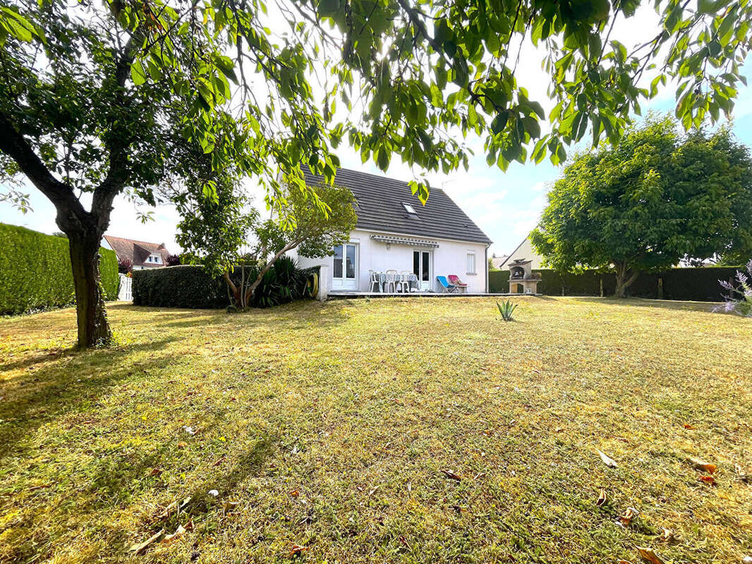 COMPROMIS SIGNE A L'AGENCE  Maison idéalement située de 5/6 pièces de  117 m² habitables sur un terrain de 600m² - photo 9