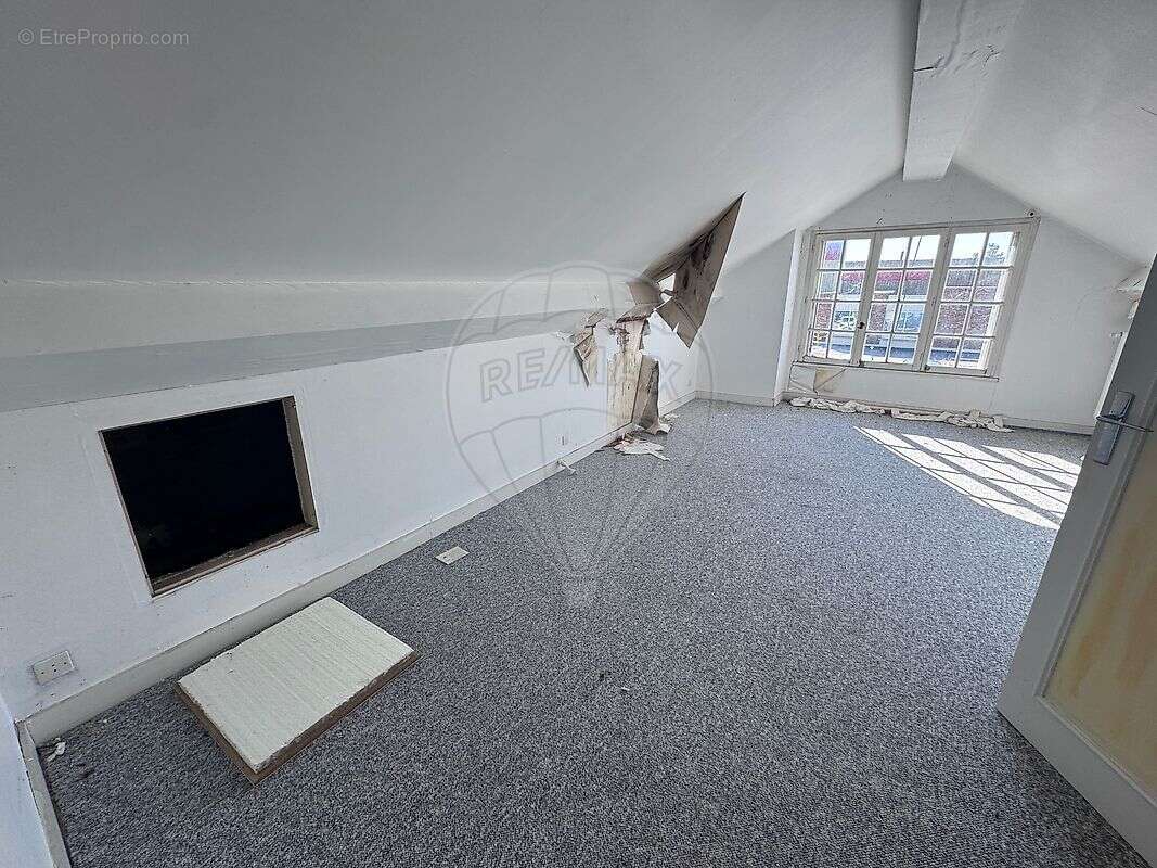 Maison à VARENNES-VAUZELLES