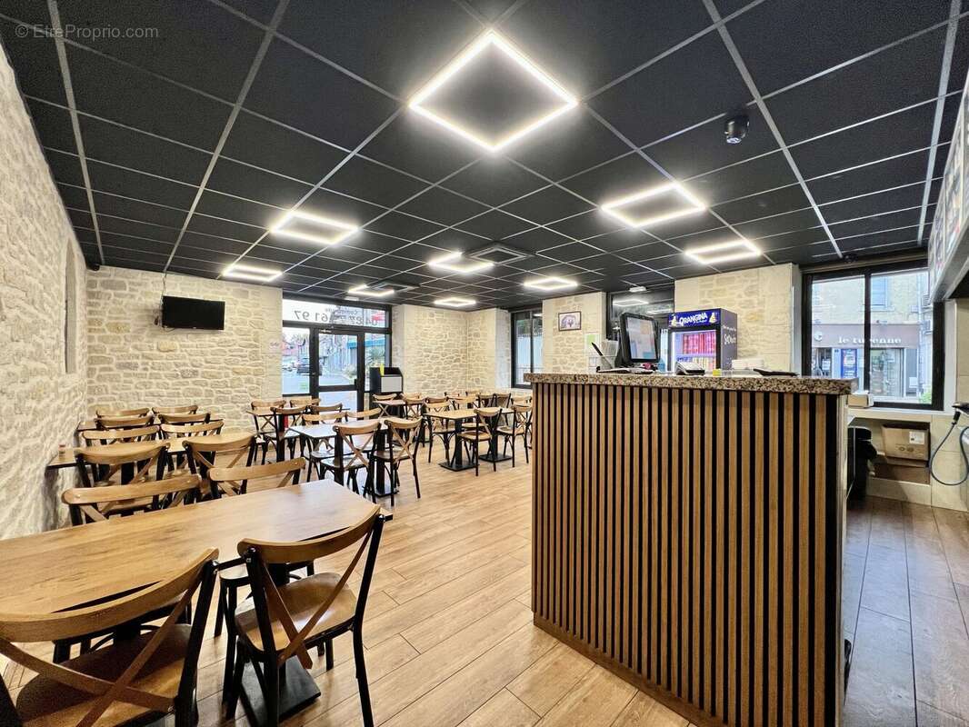 Autre à PONT-DE-CHERUY