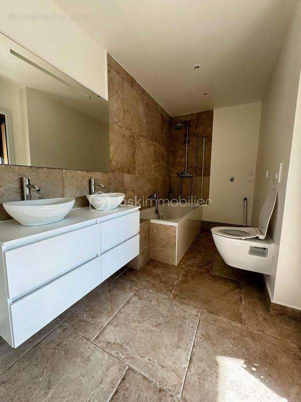 Maison à LE THILLAY