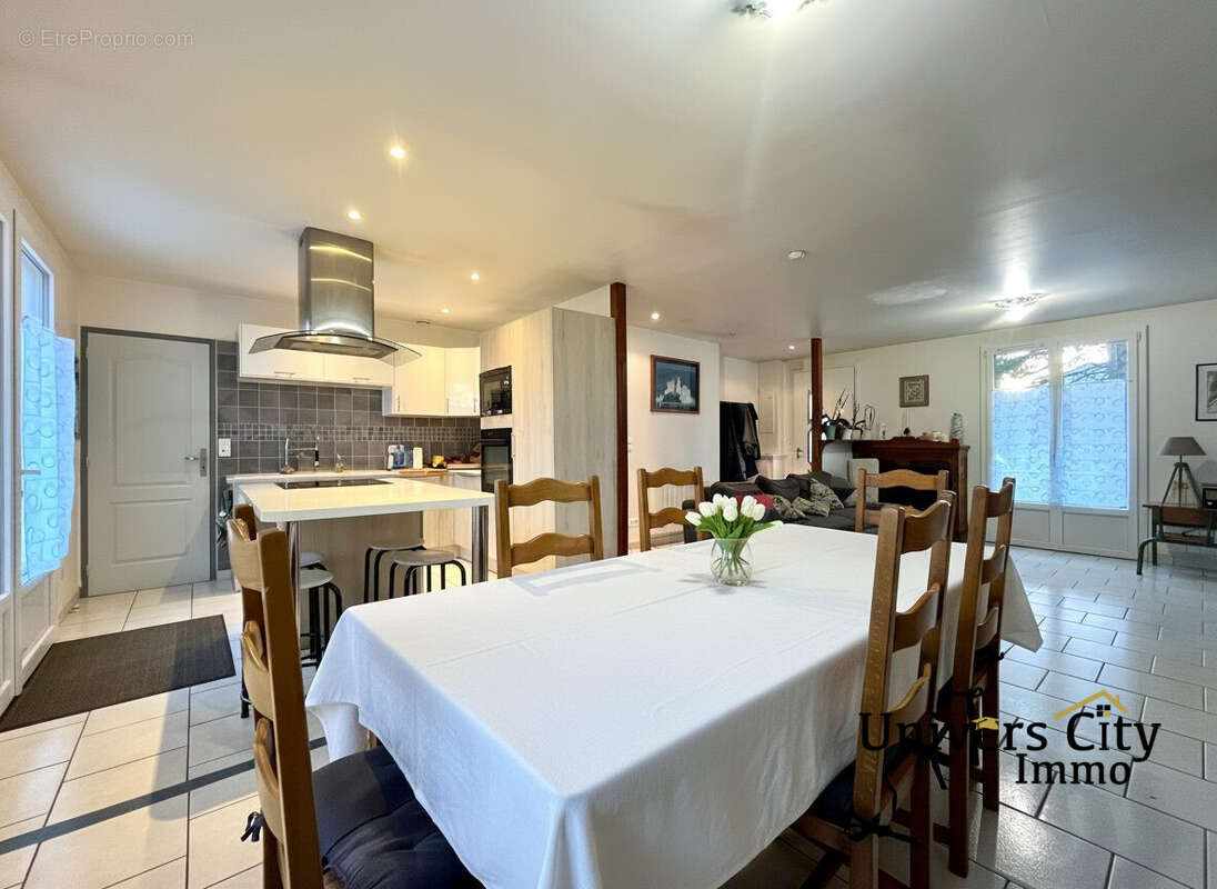 Maison à LES SORINIERES