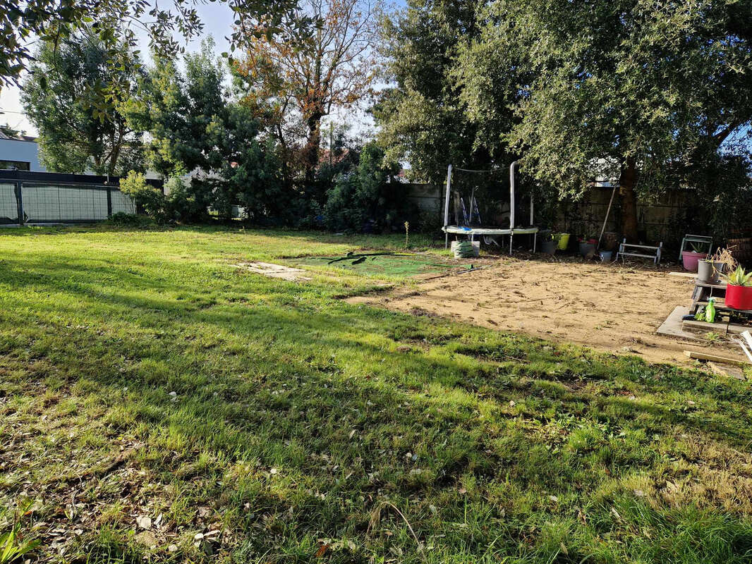 Terrain à LA PLAINE-SUR-MER
