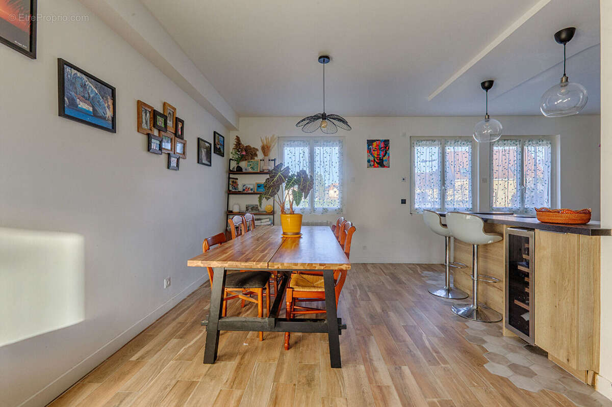 Maison à FONTENAY-LE-FLEURY