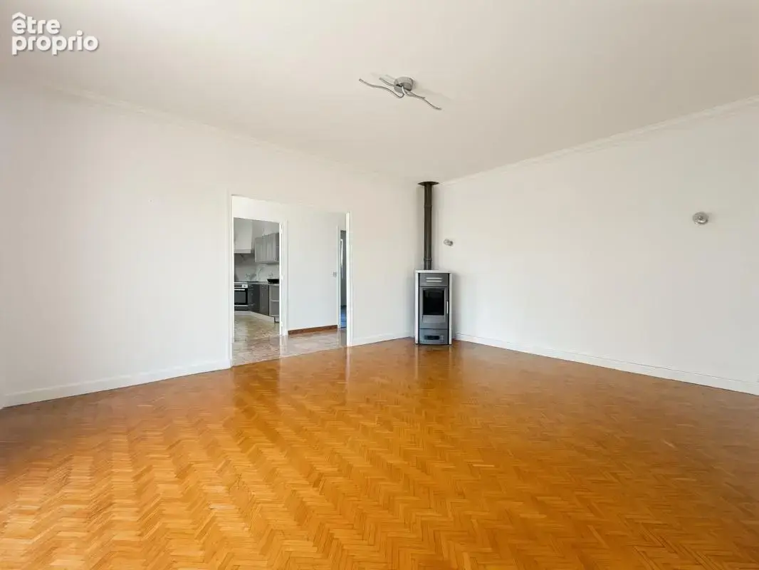 Coup de cœur à Guilherand-Granges – Appartement T4 de 103 m² + 39m² de comble aménageable avec balcon & jardin - photo 4