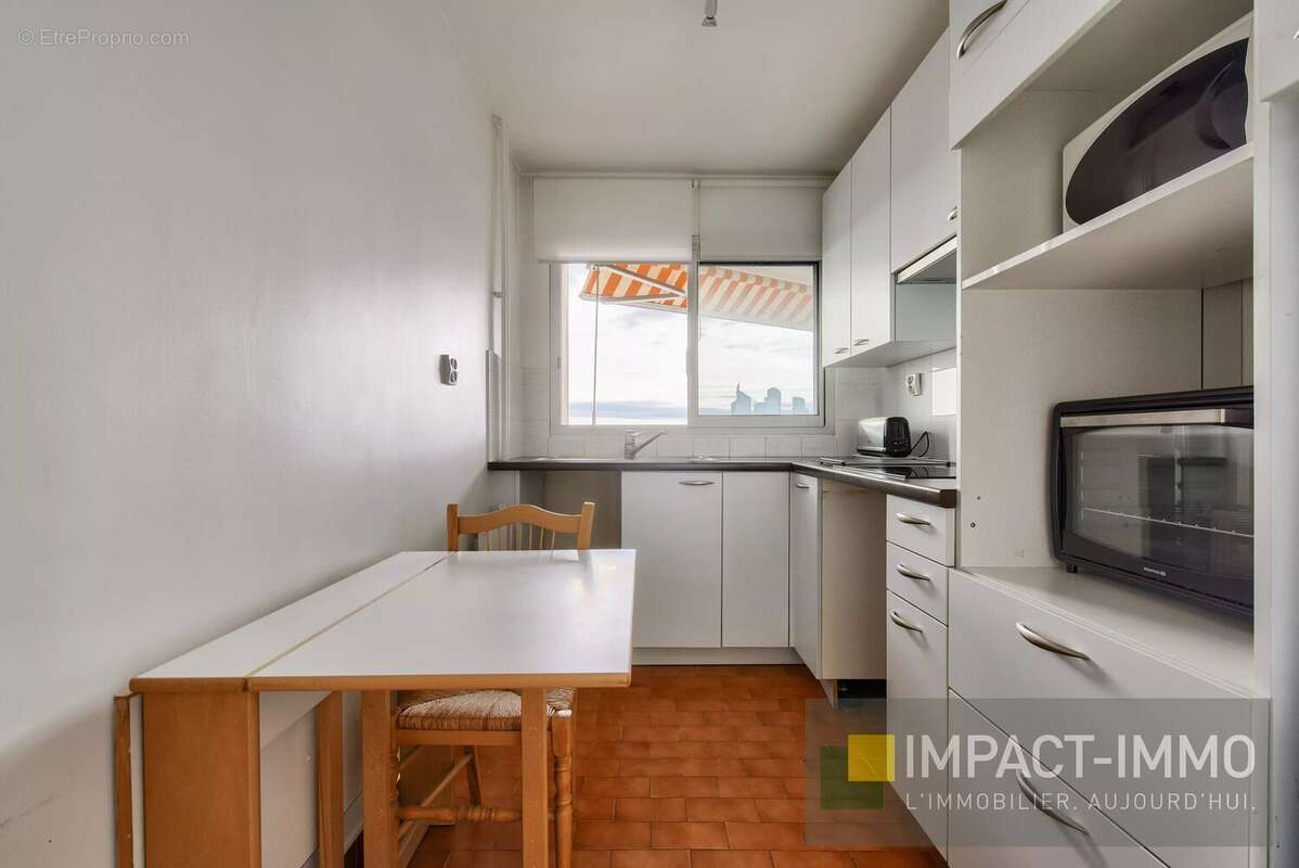Appartement à COURBEVOIE