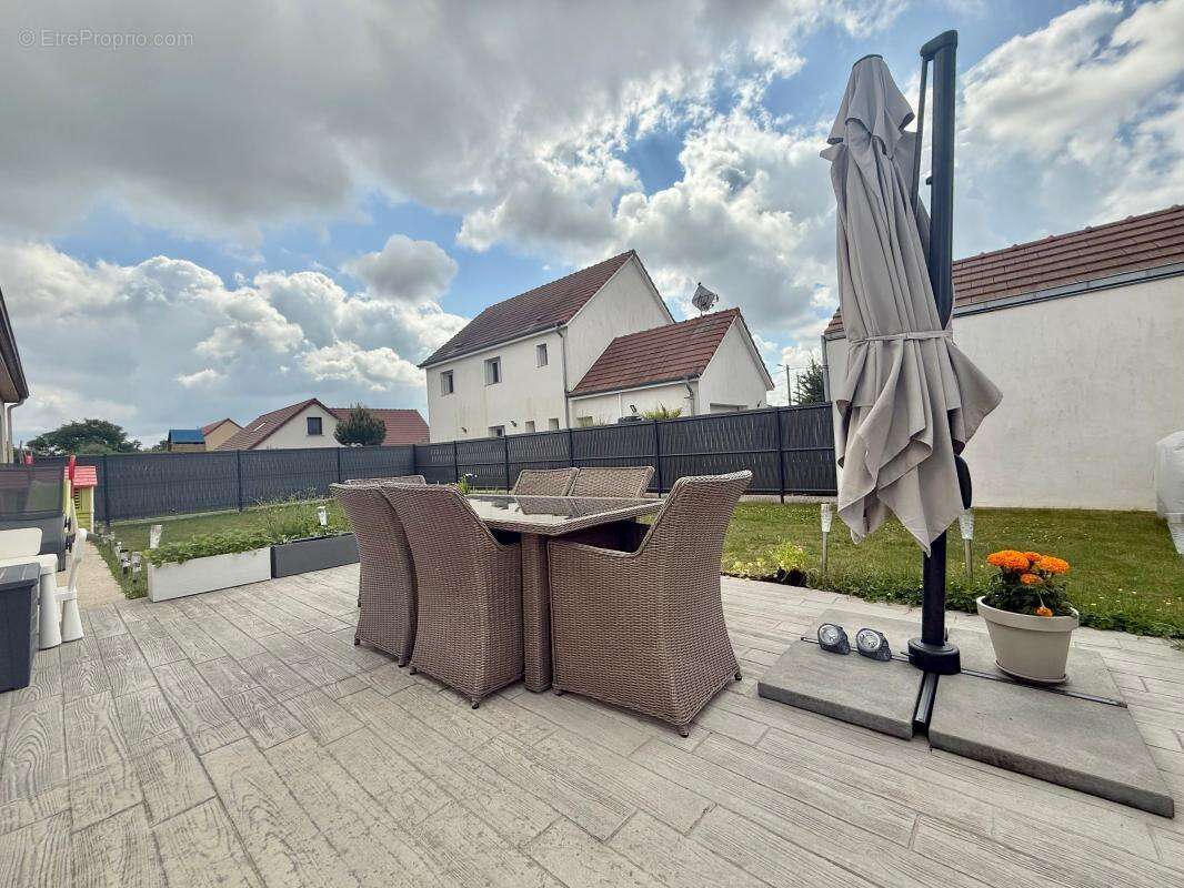 Maison à LONGECOURT-EN-PLAINE