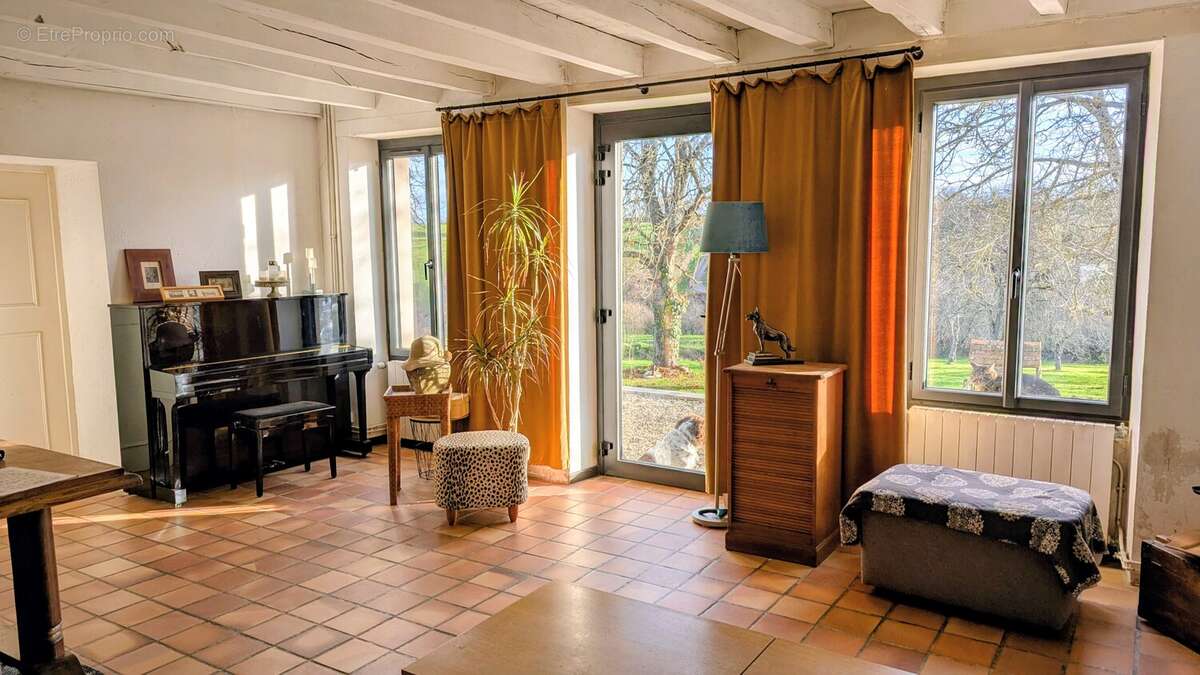 Maison à POULIGNY-NOTRE-DAME