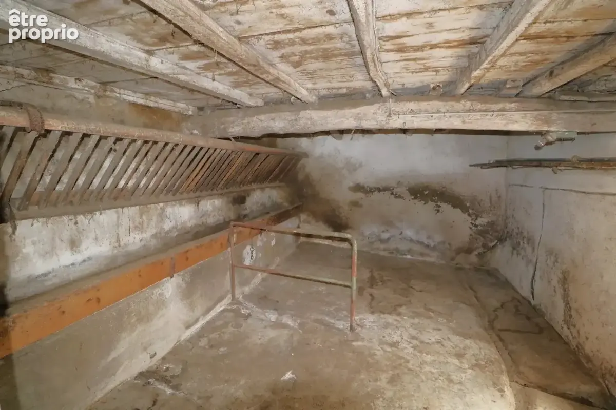 Corps de ferme sur 20 000 m² de terrain - photo 8
