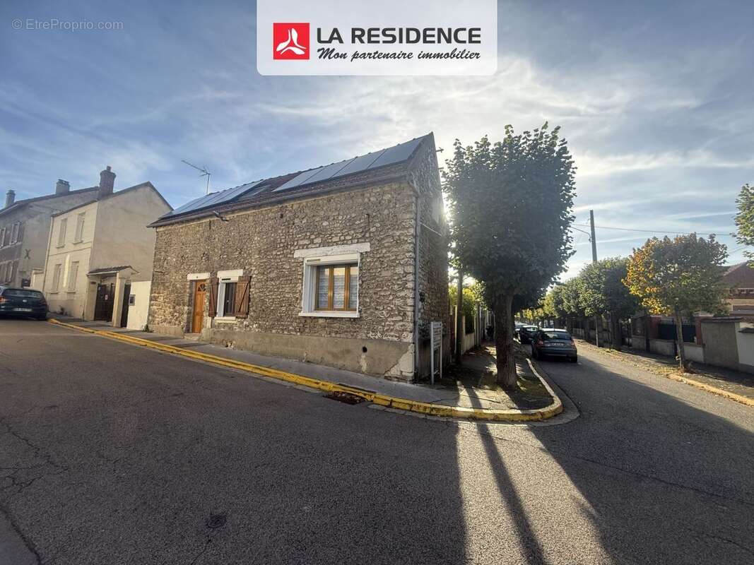 Maison à BONNIERES-SUR-SEINE