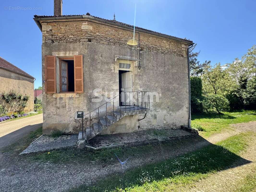 Maison à AVALLON