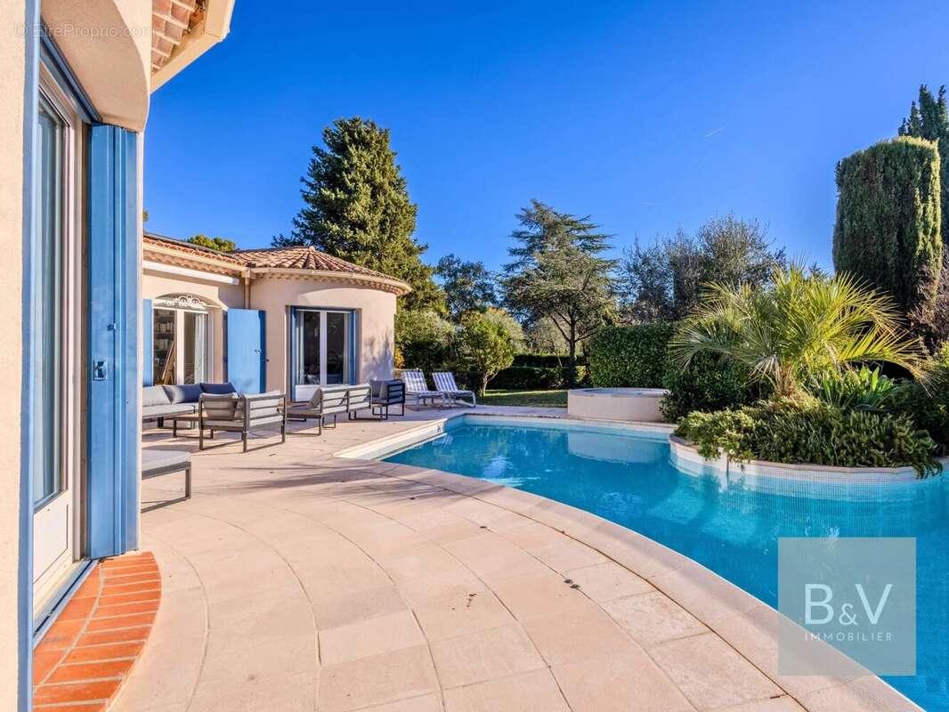 Maison à MOUANS-SARTOUX