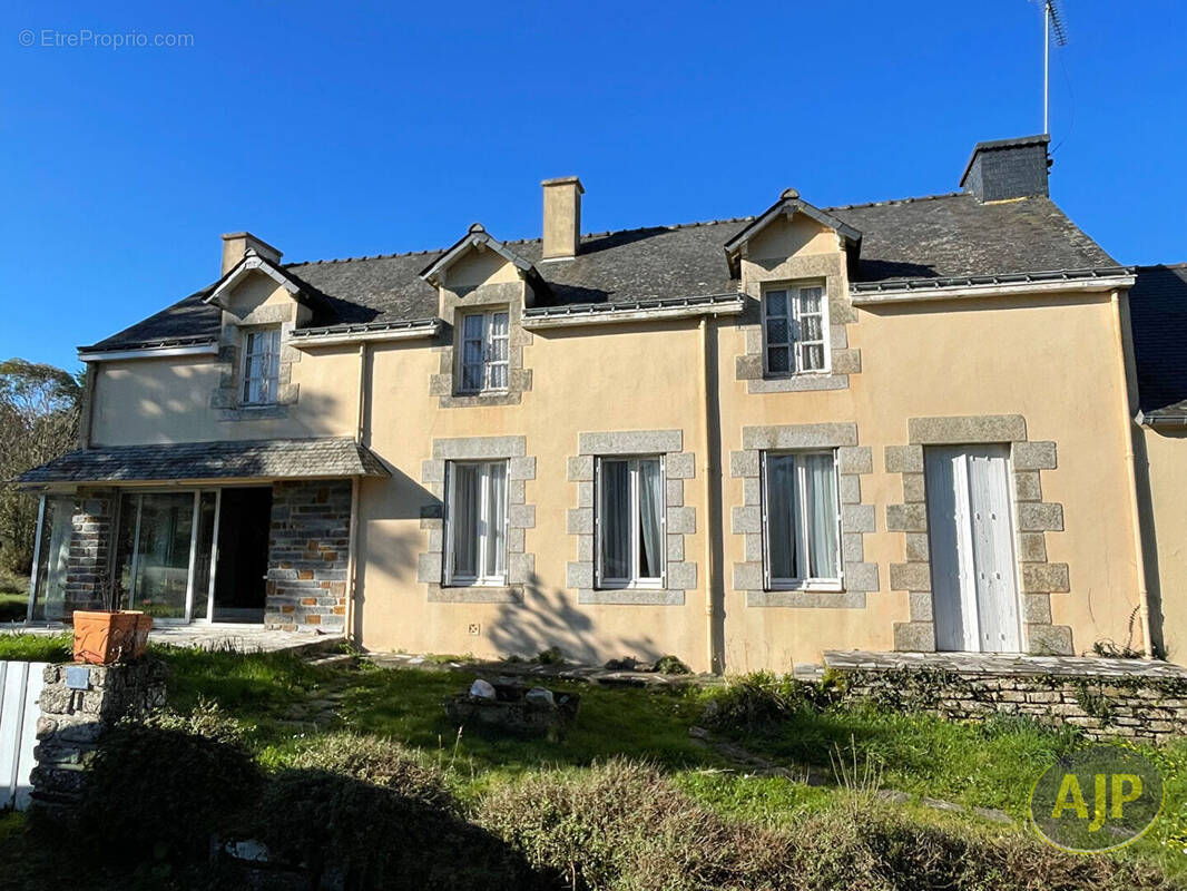 Maison à SAINT-JEAN-LA-POTERIE