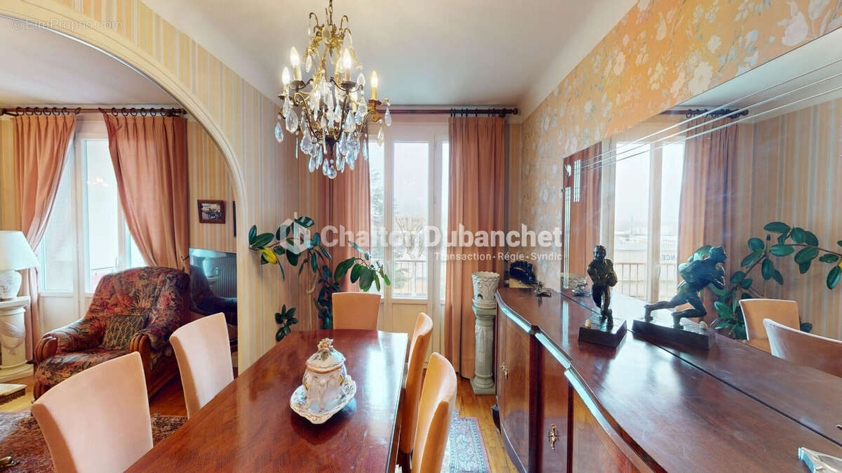 Appartement à LE COTEAU