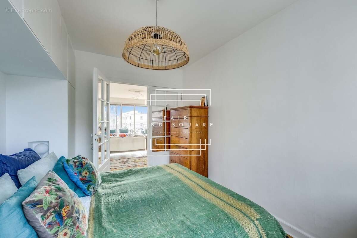 Appartement à NEUILLY-SUR-SEINE
