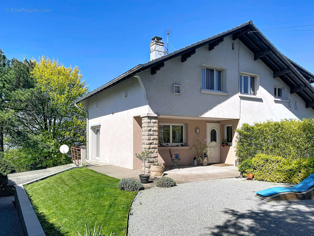 Maison à MONTBOUTON