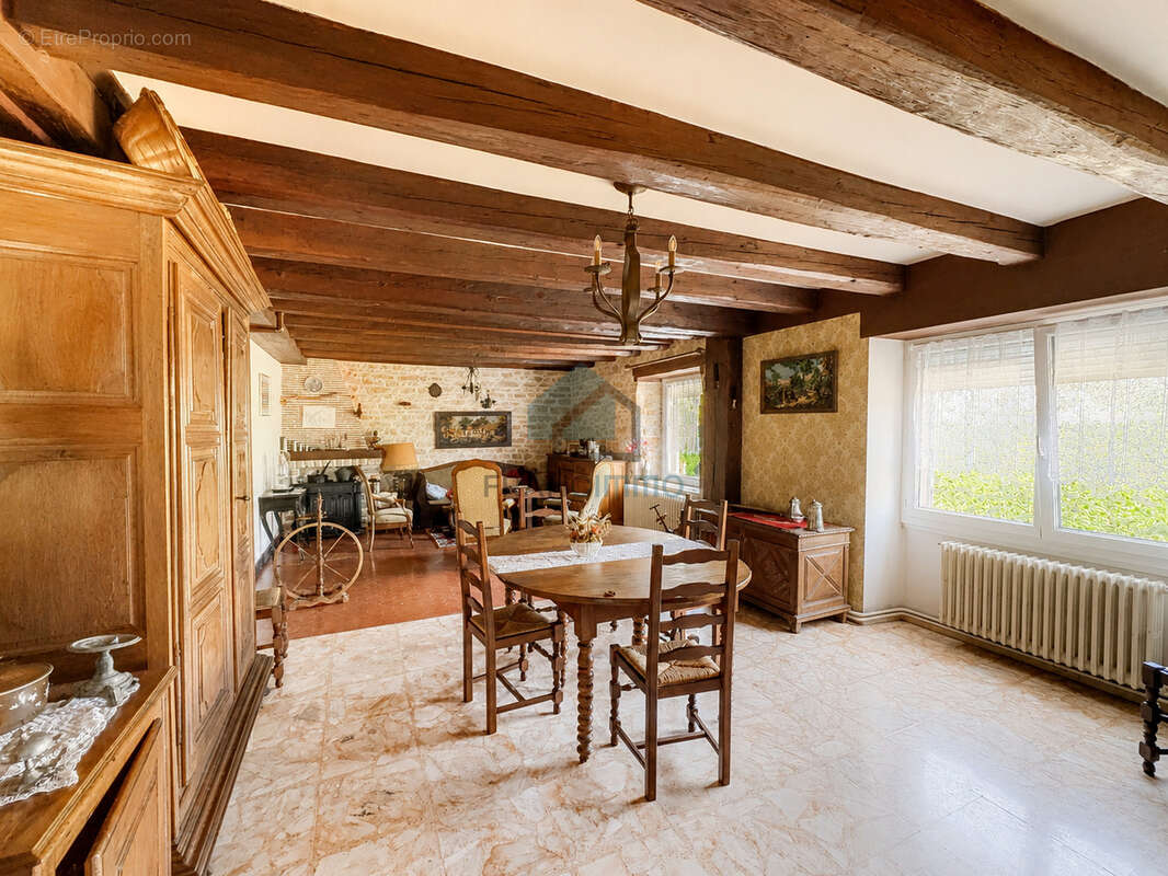 Belleherbe - grande maison avec dependances - photo 7